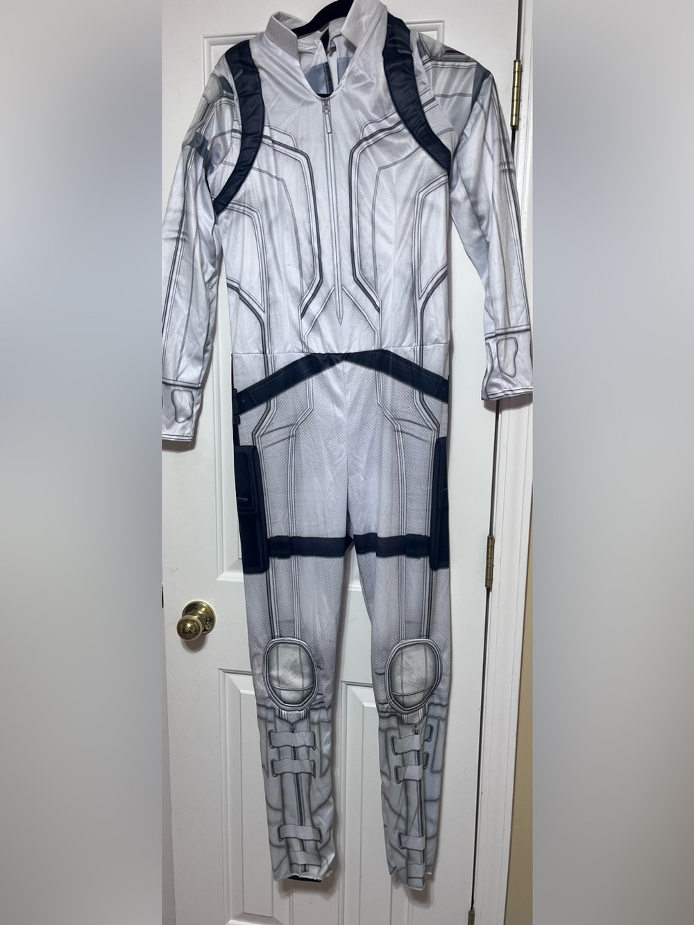 Marvel Black Widow White Snow Suit Cosplay Costume size M